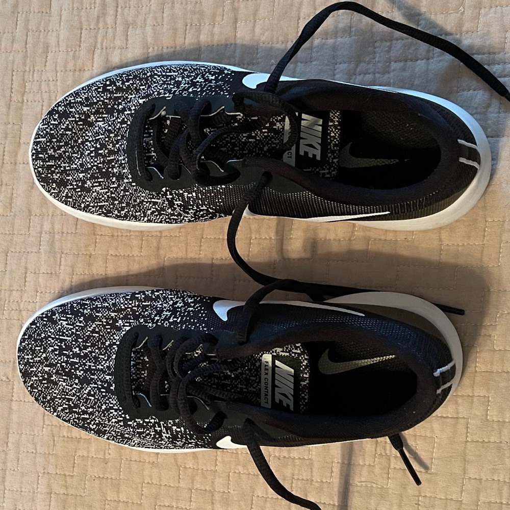 Size 6.5, good condition. Worn only a few times.